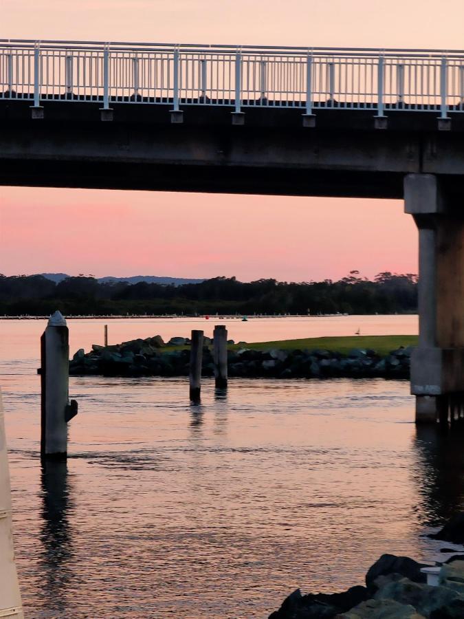 South Pacific Palms Motor Inn Tuncurry Kültér fotó