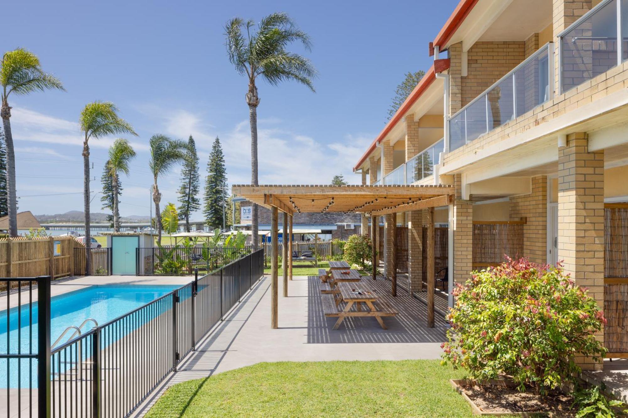 South Pacific Palms Motor Inn Tuncurry Kültér fotó